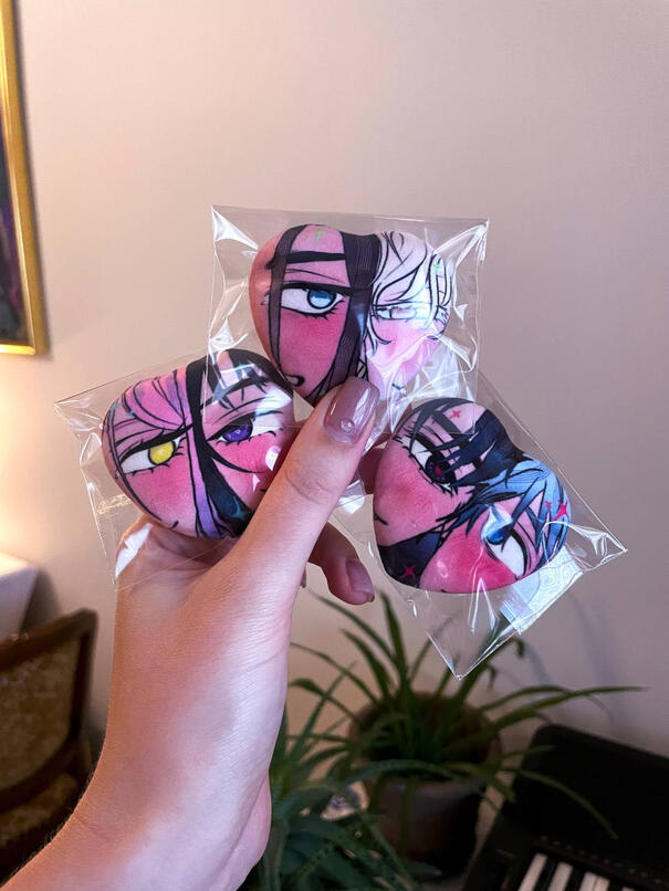 ALIEN STAGE plush buttons